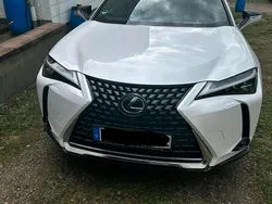 Weiß Gebraucht 2021 Lexus UX SUV | 26.990 €