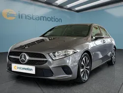 Grau Gebraucht 2023 Mercedes A200 Limousine | 27.649 € (Fairer Preis)