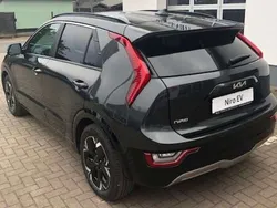 Grau Gebraucht 2023 Kia e-Niro Inspiration SUV | 32.500 € (Fairer Preis)