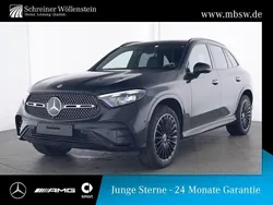 Metalliclack obsidianschwarz Gebraucht 2024 Mercedes GLC300e Premium SUV | 60.990 € (Superpreis)