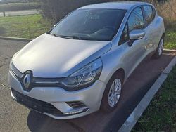 Silber Gebraucht 2016 Renault Clio IV Kleinwagen | 4.980 €