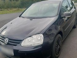 Schwarz Gebraucht 2007 VW Golf V Kleinwagen | 1.750 € (Fairer Preis)