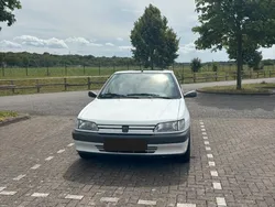 Weiß Gebraucht 1993 Peugeot 306 Limousine | 3.200 €