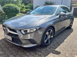 Grau Gebraucht 2018 Mercedes A180 Progressive Limousine | 22.800 € (Fairer Preis)