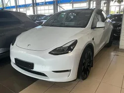 Weiß (metallic) Gebraucht 2022 Tesla Model Y SUV | 33.500 € (Guter Preis)