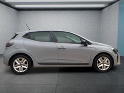Grau Neu 2025 Renault Clio V Evolution Kleinwagen | 22.249 € (Fairer Preis)
