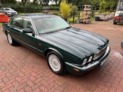 Grün Gebraucht 1998 Jaguar XJ8 Limousine | 23.900 €