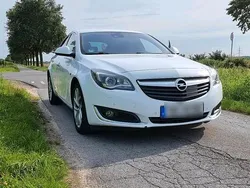 Weiß Gebraucht 2016 Opel Insignia Limousine | 9.200 € (Fairer Preis)