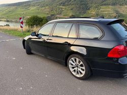 Schwarz Gebraucht 2011 BMW 320 Kombi | 10.000 € (Teuer)