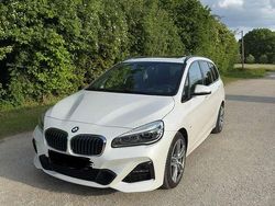 Weiß Gebraucht 2018 BMW 220 Gran Tourer M Sport Van / Kleinbus | 27.490 € (Teuer)