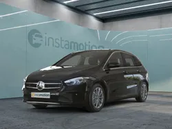 Schwarz Gebraucht 2022 Mercedes B180 Progressive Van / Kleinbus | 25.752 € (Fairer Preis)