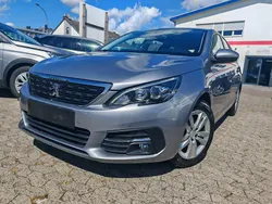 Grau Gebraucht 2021 Peugeot 308 Kombi | 10.948 € (Superpreis)