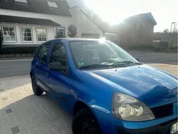 Blau Gebraucht 2006 Renault Clio II Kleinwagen | 499 €