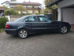 Schwarz Gebraucht 2002 Mercedes E270 Avantgarde Limousine | 2.500 € (Superpreis)