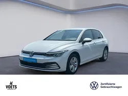 Weiß Gebraucht 2023 VW Golf VIII Life Limousine | 23.795 € (Guter Preis)