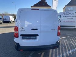 Weiss Gebraucht 2024 Toyota Proace Van / Kleinbus | 30.249 € (Etwas zu teuer)