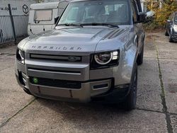 Grau Gebraucht 2023 Land Rover Defender SE Dynamic SUV | 52.000 €