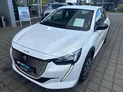 Weiß Gebraucht 2022 Peugeot e-208 Active Kleinwagen | 17.490 € (Fairer Preis)