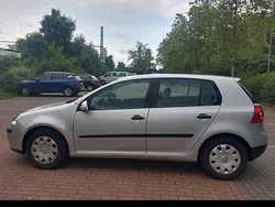 Silber Gebraucht 2005 VW Golf V Limousine | 3.300 € (Etwas zu teuer)