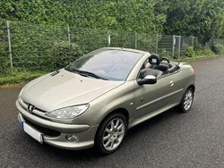 Silber Gebraucht 2005 Peugeot 206 CC Roland Garros Cabrio | 3.350 € (Etwas zu teuer)