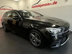 Schwarz Gebraucht 2022 Mercedes E220 AMG Limousine | 38.490 € (Fairer Preis)