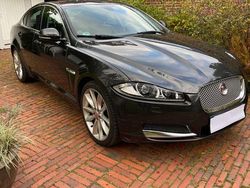 Grau Gebraucht 2015 Jaguar XF Limousine | 13.900 € (Etwas zu teuer)