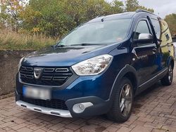 Blau Gebraucht 2018 Dacia Dokker Celebration Van / Kleinbus | 6.899 € (Superpreis)