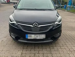 Blau Gebraucht 2018 Opel Zafira Tourer Van / Kleinbus | 9.200 € (Guter Preis)