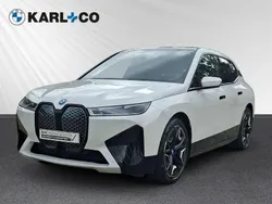 Weiss Gebraucht 2024 BMW iX SUV | 68.388 € (Guter Preis)