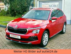 Velvet rot metallic Gebraucht 2024 Skoda Kamiq SUV | 26.747 € (Fairer Preis)