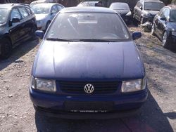Blau Gebraucht 1996 VW Polo Limousine | 950 € (Fairer Preis)