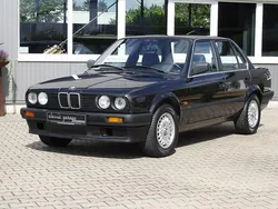Schwarz Gebraucht 1988 BMW 320 Limousine | 14.490 €
