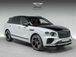 Ghost white pearlescent Gebraucht 2024 Bentley Bentayga SUV | 284.450 €
