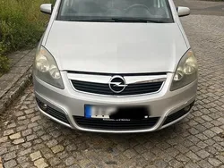 Silber Gebraucht 2006 Opel Zafira Van / Kleinbus | 2.700 € (Fairer Preis)