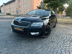 Schwarz Gebraucht 2016 Skoda Octavia Ambition Kombi | 10.800 € (Fairer Preis)