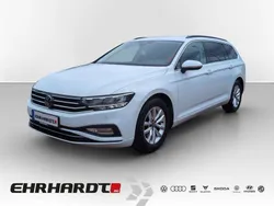 Gletscherweiß metallic Gebraucht 2023 VW Passat Business Kombi | 27.890 € (Guter Preis)