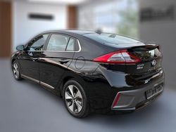 Metallic Gebraucht 2018 Hyundai Ioniq Premium Kleinwagen | 17.250 € (Etwas zu teuer)