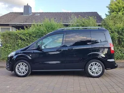 Schwarz Gebraucht 2018 Ford Tourneo Courier Titanium Van / Kleinbus | 7.300 € (Superpreis)