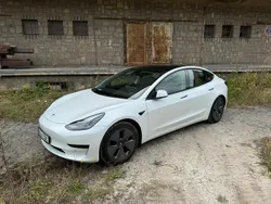 Weiß Gebraucht 2021 Tesla Model 3 Standard Range Plus Limousine | 23.499 € (Fairer Preis)