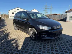 Schwarz Gebraucht 2017 VW Touran Sound Van / Kleinbus | 10.999 € (Fairer Preis)