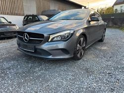 Grau Gebraucht 2016 Mercedes CLA200 Shooting Brake Kombi | 10.900 € (Guter Preis)
