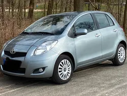 Grau Gebraucht 2011 Toyota Yaris Kleinwagen | 6.470 € (Teuer)