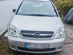 Silber Gebraucht 2004 Opel Meriva Van / Kleinbus | 1.100 € (Guter Preis)