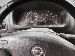 Blau Gebraucht 2003 Opel Agila Kleinwagen | 800 € (Guter Preis)