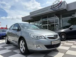 Silber Gebraucht 2011 Opel Astra Edition+ Limousine | 5.888 € (Fairer Preis)