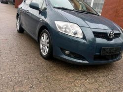 Blau Gebraucht 2007 Toyota Auris Kleinwagen | 2.000 € (Etwas zu teuer)