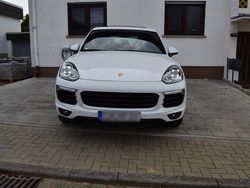 Weiß Gebraucht 2015 Porsche Cayenne SUV | 32.800 € (Teuer)