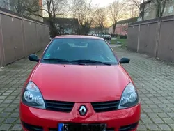 Rot Gebraucht 2009 Renault Clio II Kleinwagen | 2.100 € (Fairer Preis)