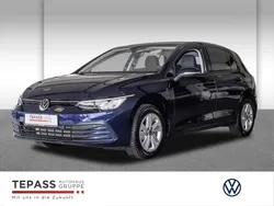 Blau Gebraucht 2024 VW Golf VIII Life Kleinwagen | 24.990 € (Guter Preis)