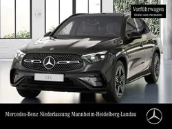 Grau Gebraucht 2024 Mercedes GLC200 AMG SUV | 59.990 € (Teuer)